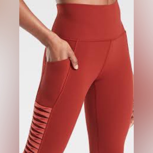 Athleta Set - SALUTATION STASH POCKET II TWIST 7/8 TIGHT + CROP TOP - Picture 4 of 5